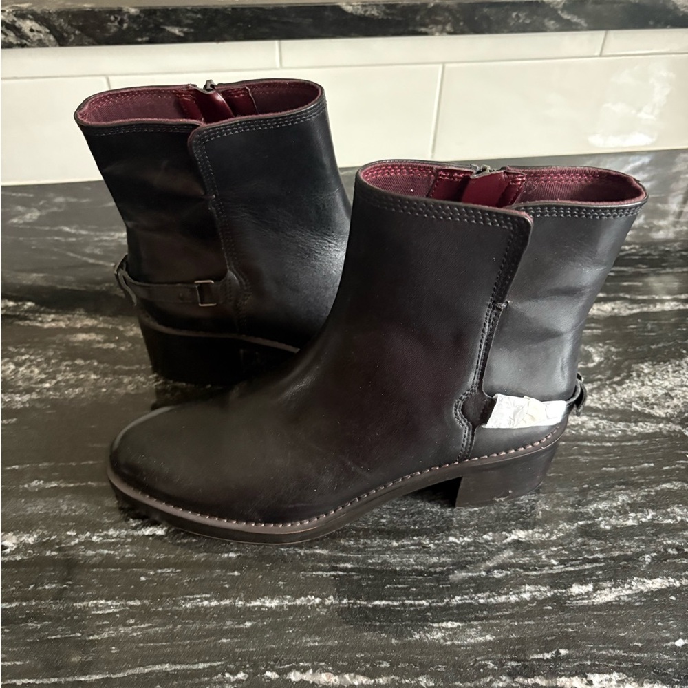 Women's Franco Sarto Black Ankle Boots - Picture 2 of 4